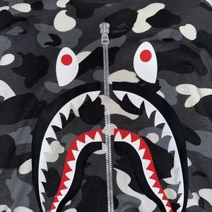A BATHING APE Camo Shark Men LongSleeve Tee, Glow in the Dark (size L)